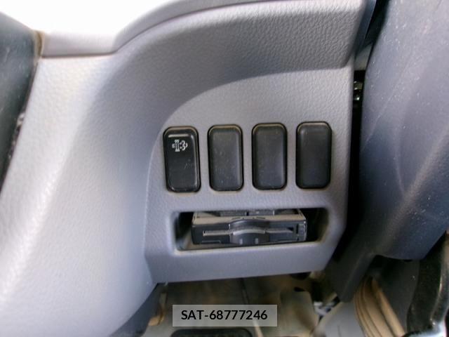 Mitsubishi CANTER 2015-06 8523962-19