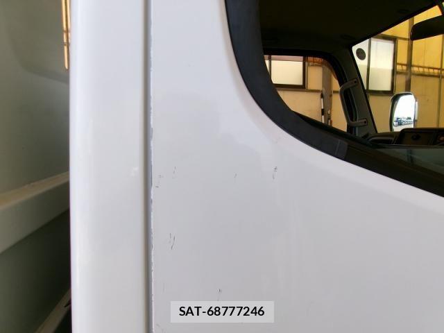 Mitsubishi CANTER 2015-06 8523962-24