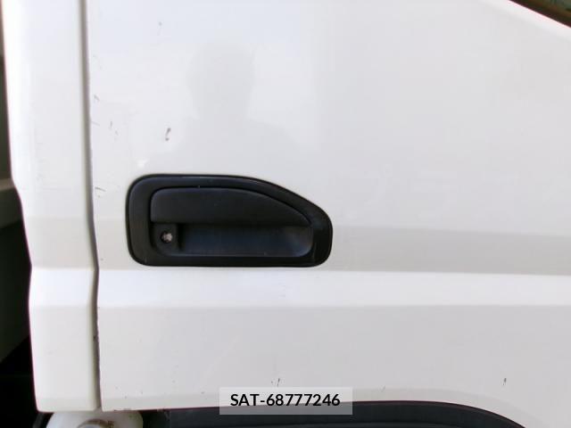 Mitsubishi CANTER 2015-06 8523962-25
