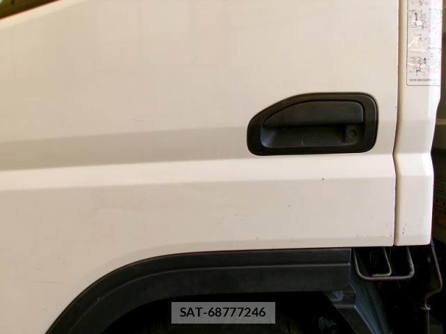 Mitsubishi CANTER 2015-06 8523962-27