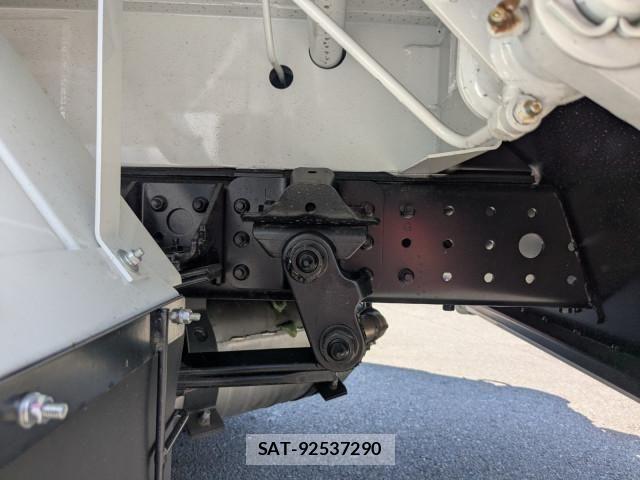 Mitsubishi CANTER 2026-04 8523880-13