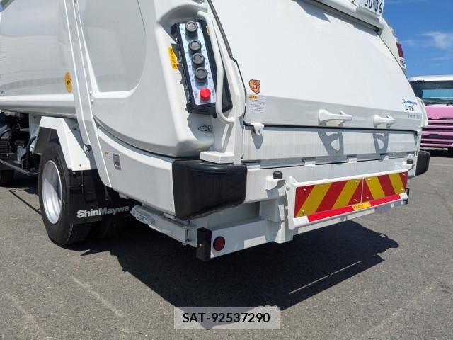 Mitsubishi CANTER 2026-04 8523880-4