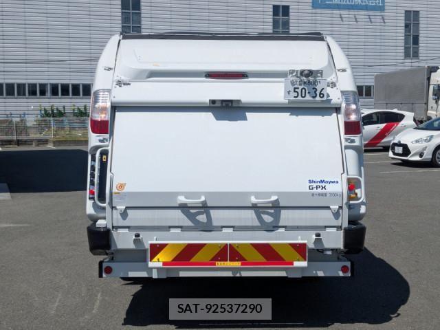 Mitsubishi CANTER 2026-04 8523880-7