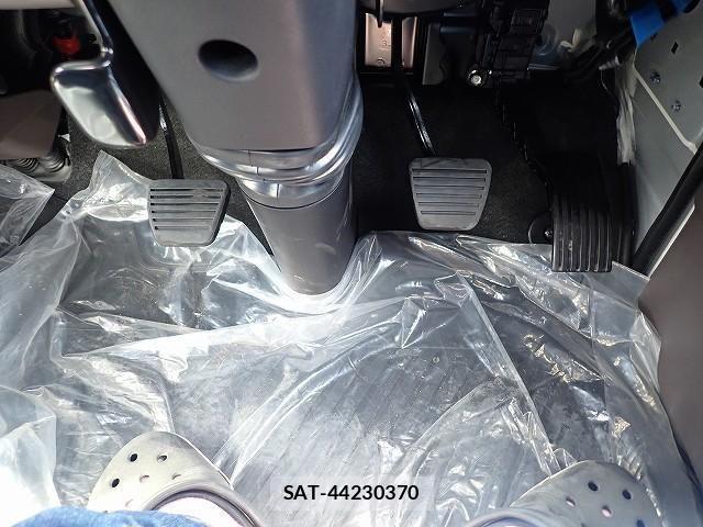 Mitsubishi CANTER 2026-05 8523914-19