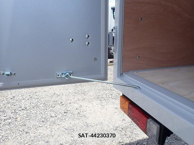 Mitsubishi CANTER 2026-05 8523914-3