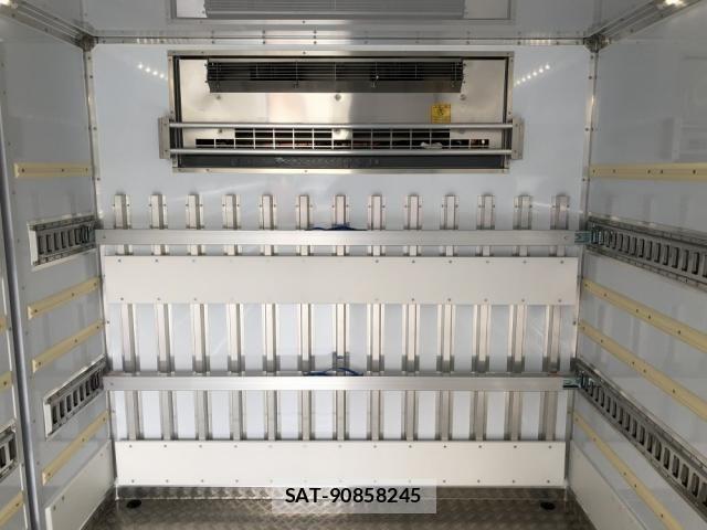 Mitsubishi CANTER 2026-04 8523890-23