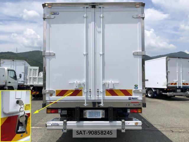 Mitsubishi CANTER 2026-04 8523890-5