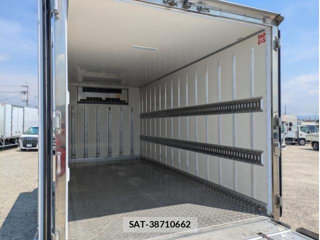 Mitsubishi CANTER 2023-04 8523909-17