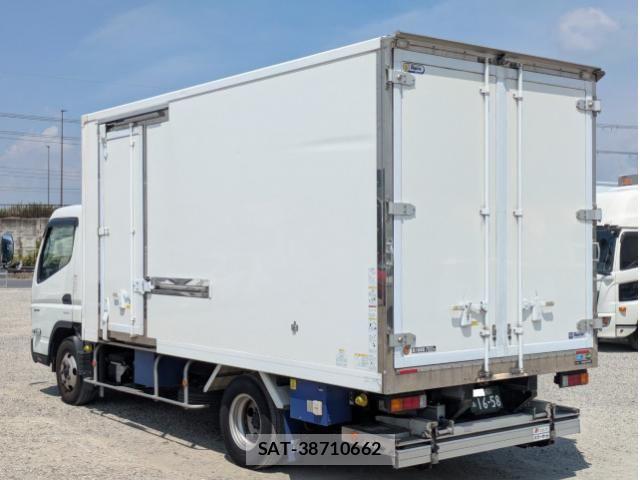 Mitsubishi CANTER 2023-04 8523909-4