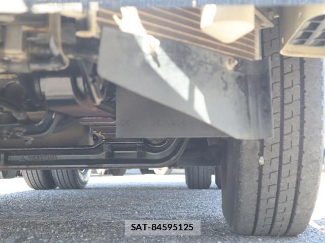 Mitsubishi CANTER 2018-02 8523949-24