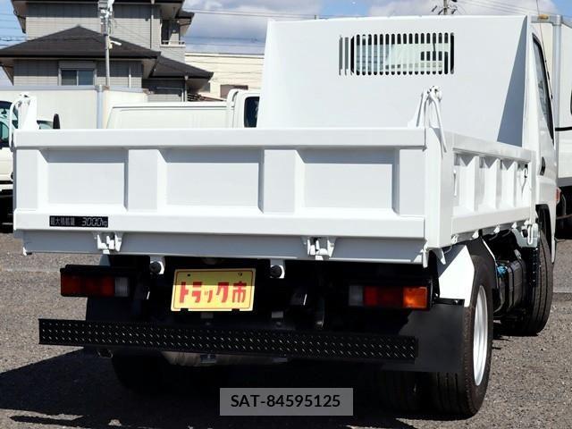 Mitsubishi CANTER 2018-02 8523949-4