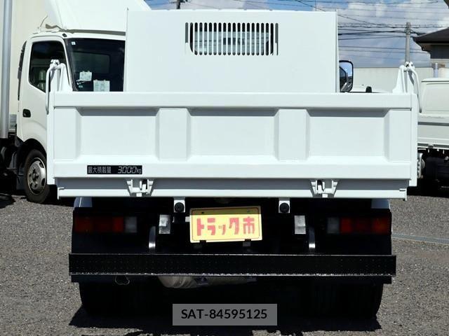 Mitsubishi CANTER 2018-02 8523949-5