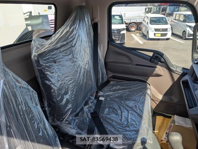 Mitsubishi CANTER 2026-04 8523882-20