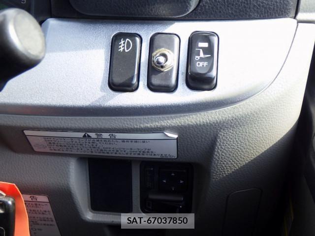 Mitsubishi CANTER 2018-06 8523963-17