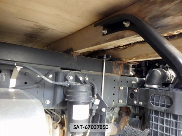 Mitsubishi CANTER 2018-06 8523963-24