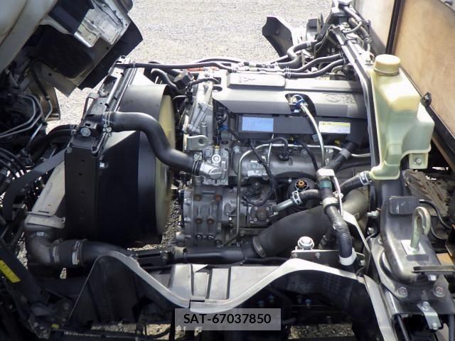 Mitsubishi CANTER 2018-06 8523963-25