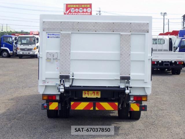 Mitsubishi CANTER 2018-06 8523963-5