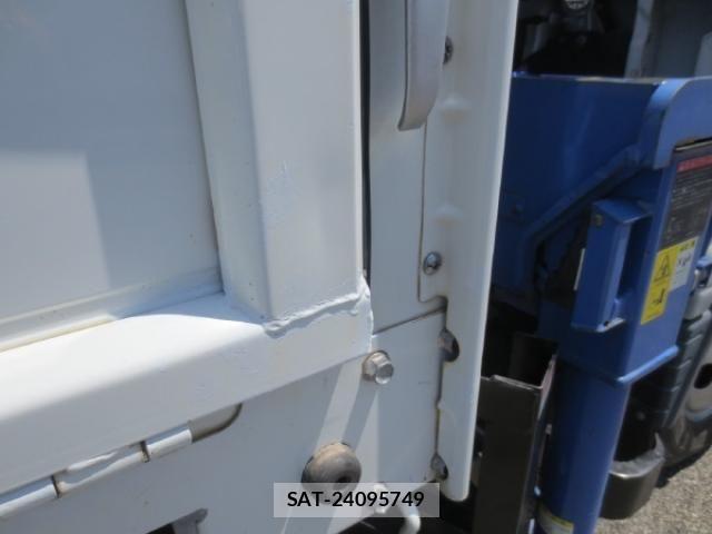Mitsubishi CANTER 2018-05 8523934-21