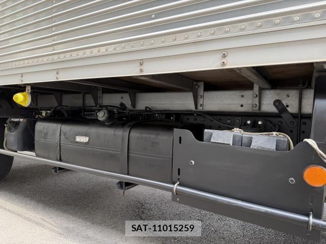 Mitsubishi CANTER 2015-02 8523952-11