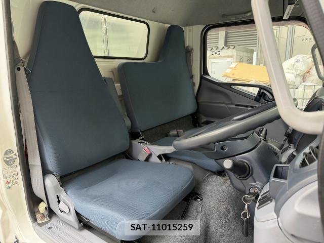 Mitsubishi CANTER 2015-02 8523952-15