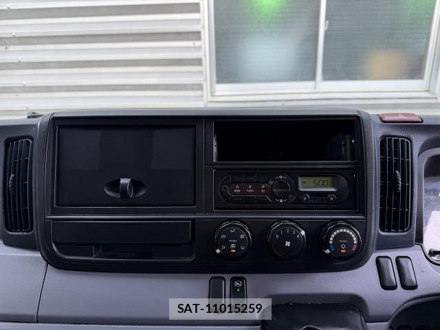 Mitsubishi CANTER 2015-02 8523952-17