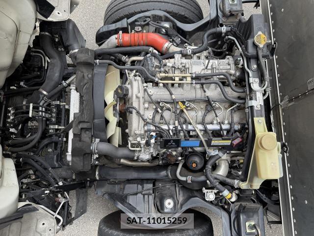 Mitsubishi CANTER 2015-02 8523952-6