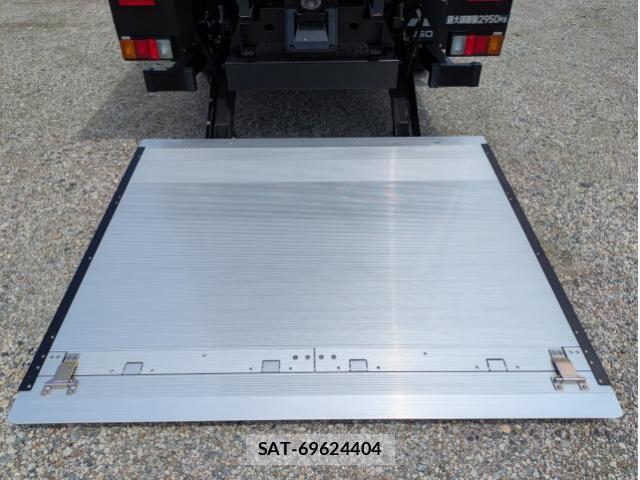 Mitsubishi CANTER 2026-04 8523903-14