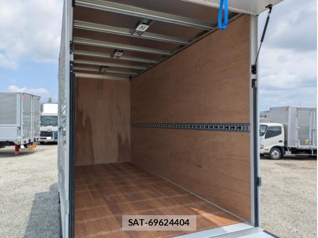 Mitsubishi CANTER 2026-04 8523903-18