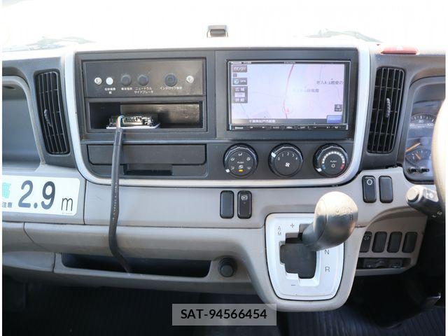 Mitsubishi CANTER 2018-03 8561369-23