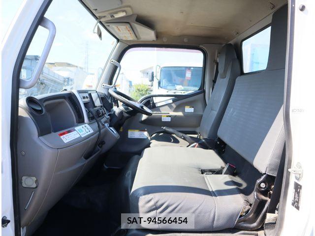 Mitsubishi CANTER 2018-03 8561369-26