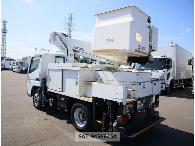 Mitsubishi CANTER 2018-03 8561369-4