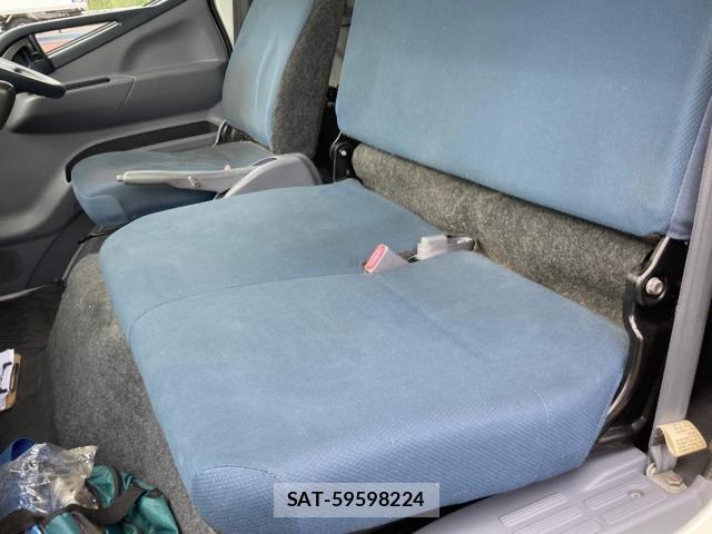 Mitsubishi CANTER 2014-06 8561368-16