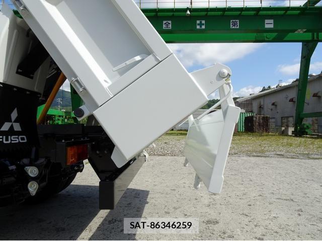 Mitsubishi CANTER 2026-04 8561362-24