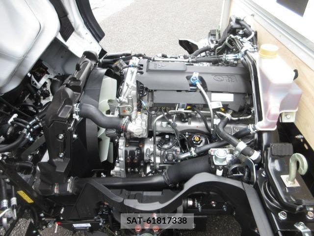 Mitsubishi CANTER 2026-04 8561363-24