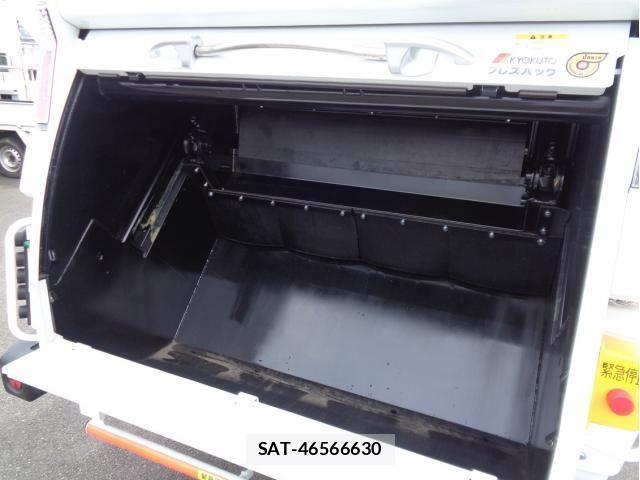 Mitsubishi CANTER 2026-04 8561358-4
