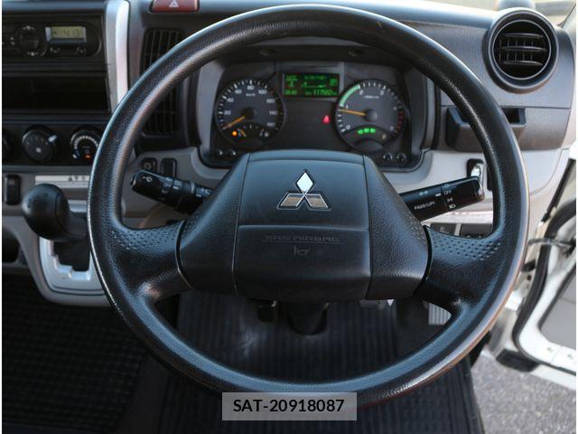 Mitsubishi CANTER 2017-03 8626082-23