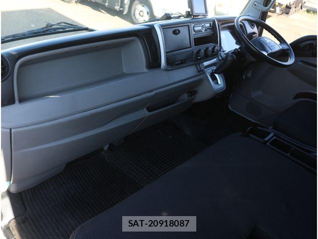Mitsubishi CANTER 2017-03 8626082-28