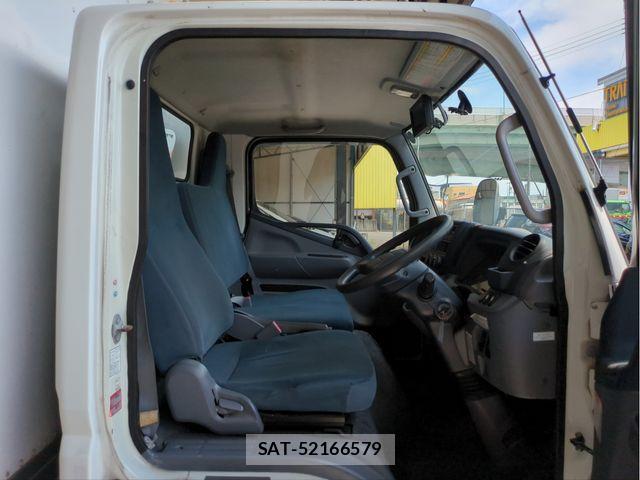 Mitsubishi CANTER 2015-10 8626095-26