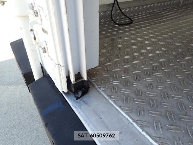 Mitsubishi CANTER 2019-07 8626076-9