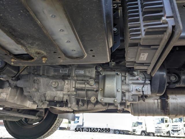 Mitsubishi CANTER 2019-07 8626083-17