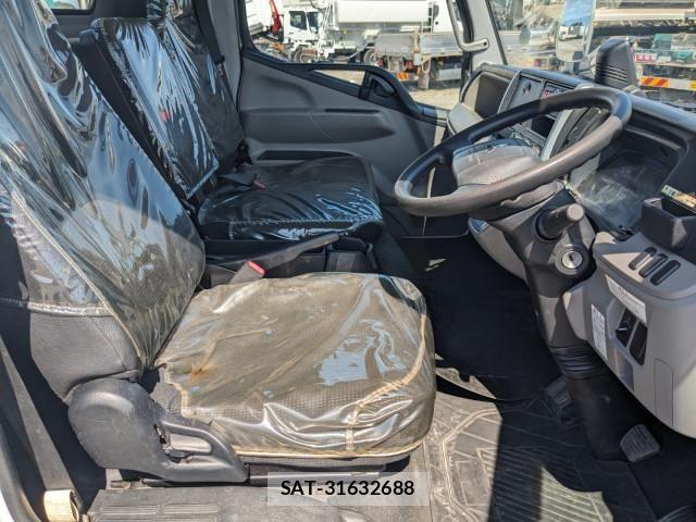 Mitsubishi CANTER 2019-07 8626083-26