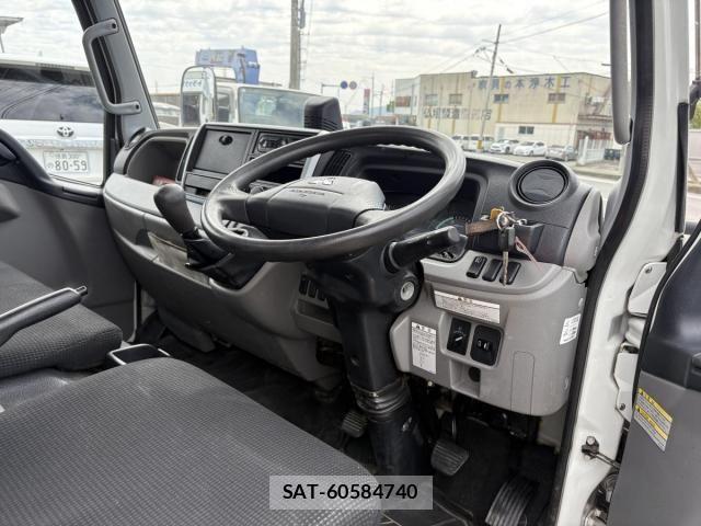 Mitsubishi CANTER 2018-03 8626087-5
