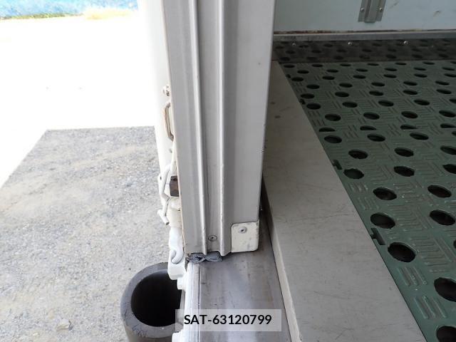 Mitsubishi CANTER 2017-02 8626081-11