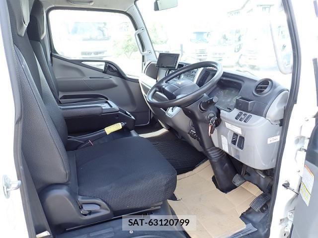 Mitsubishi CANTER 2017-02 8626081-13