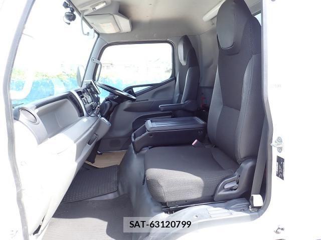 Mitsubishi CANTER 2017-02 8626081-15