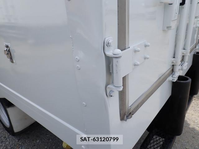 Mitsubishi CANTER 2017-02 8626081-26