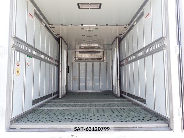 Mitsubishi CANTER 2017-02 8626081-7