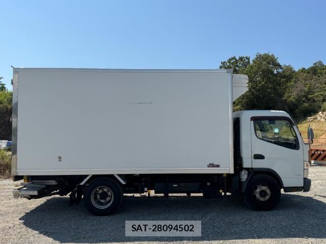 Mitsubishi CANTER 2017-03 8626085-11