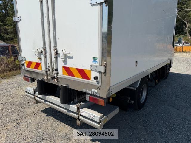 Mitsubishi CANTER 2017-03 8626085-28