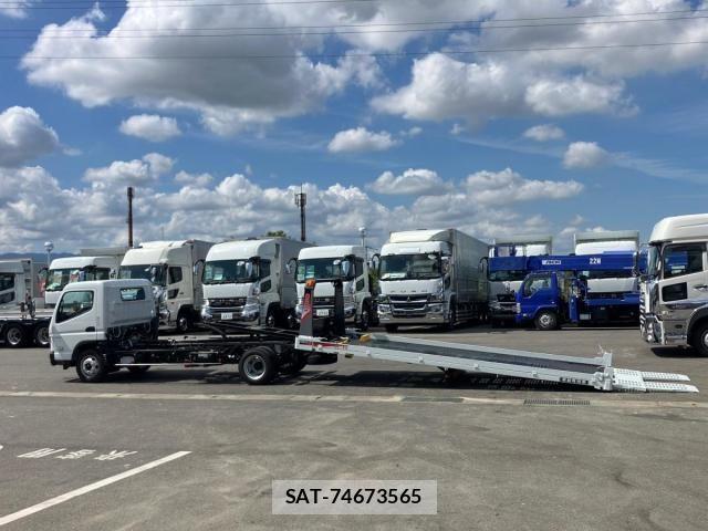 Mitsubishi CANTER 2025-09 8626073-4